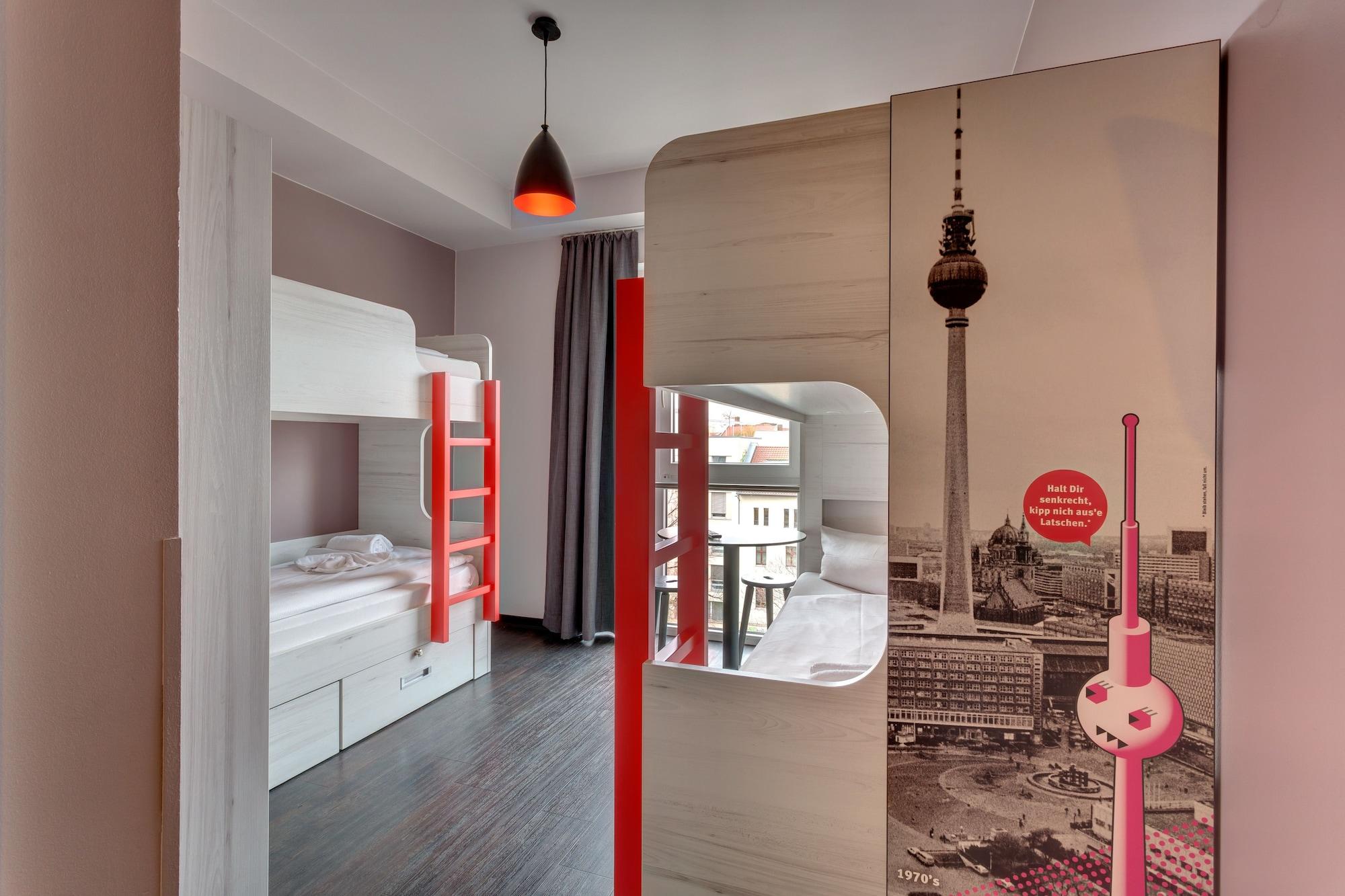 Meininger Hotel Berlin Alexanderplatz Екстериор снимка