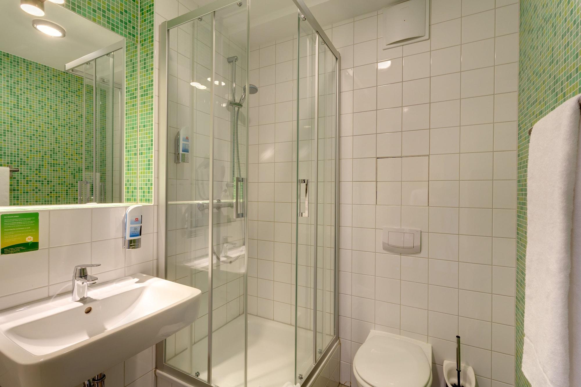 Meininger Hotel Berlin Alexanderplatz Екстериор снимка