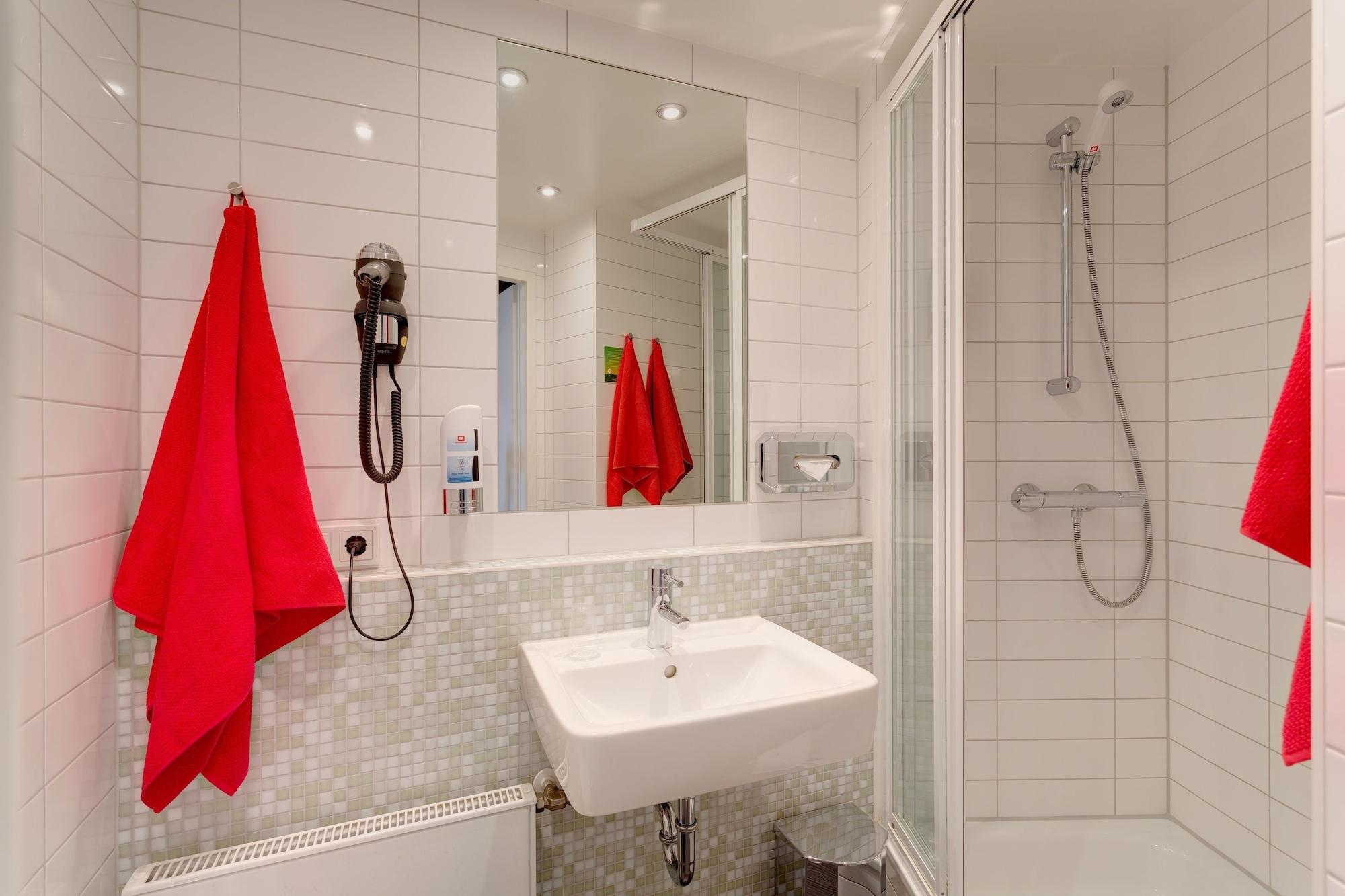 Meininger Hotel Berlin Alexanderplatz Екстериор снимка