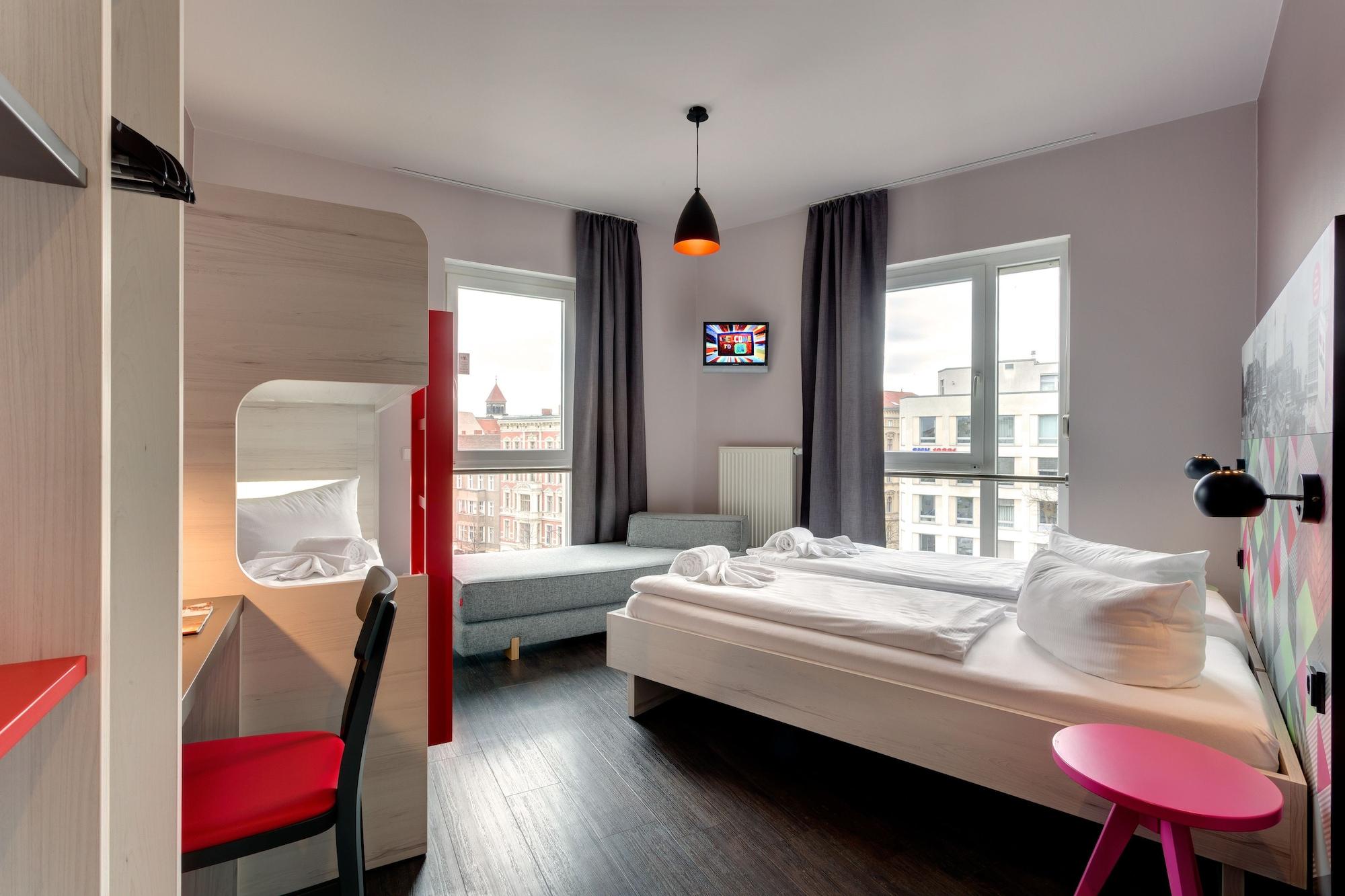 Meininger Hotel Berlin Alexanderplatz Екстериор снимка