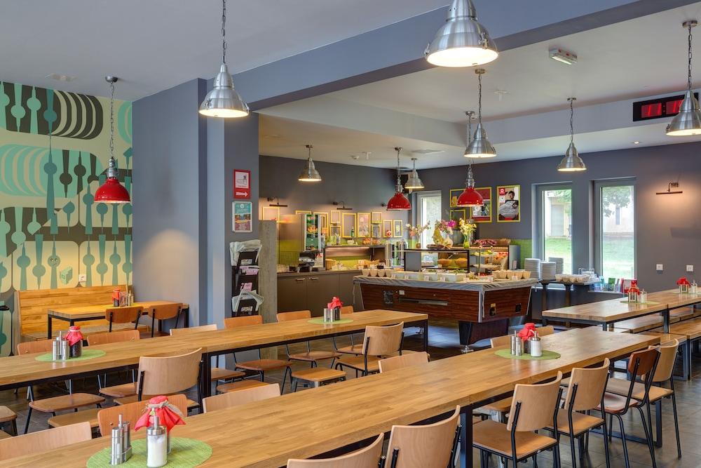 Meininger Hotel Berlin Alexanderplatz Екстериор снимка