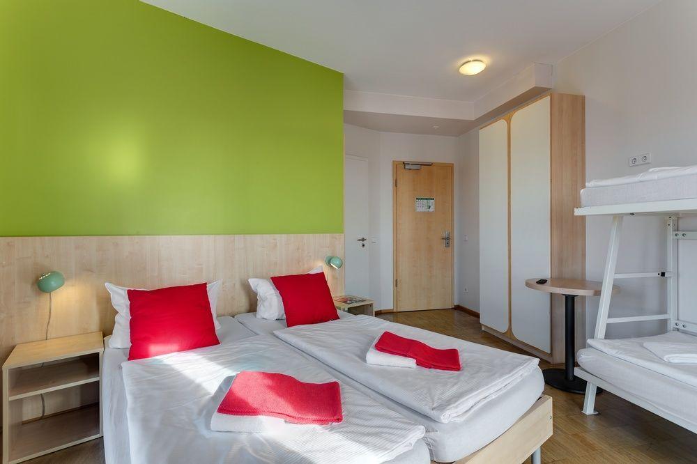 Meininger Hotel Berlin Alexanderplatz Екстериор снимка