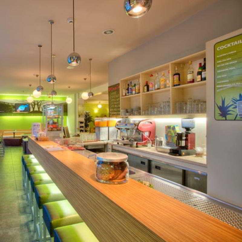 Meininger Hotel Berlin Alexanderplatz Екстериор снимка
