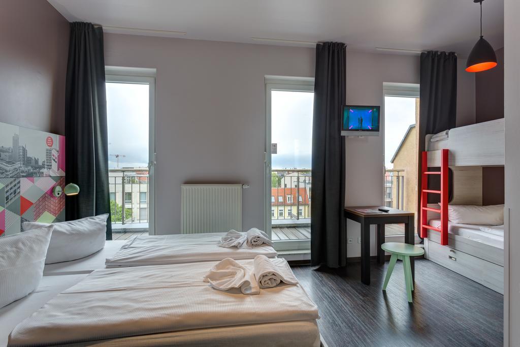 Meininger Hotel Berlin Alexanderplatz Екстериор снимка