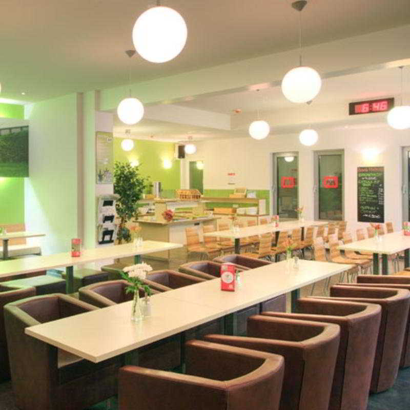 Meininger Hotel Berlin Alexanderplatz Екстериор снимка