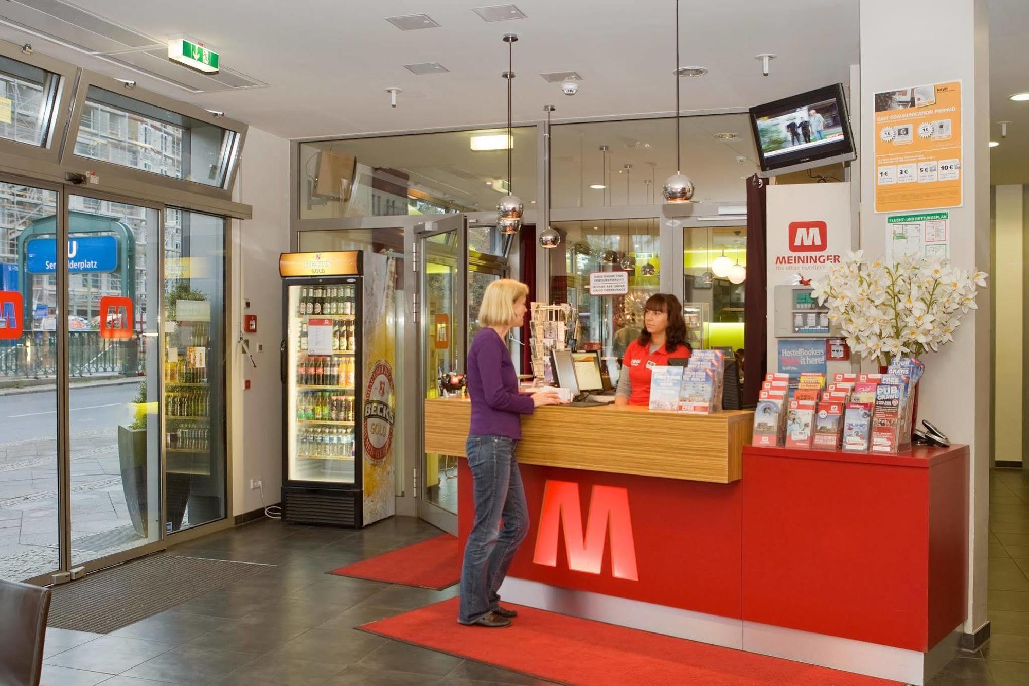 Meininger Hotel Berlin Alexanderplatz Екстериор снимка