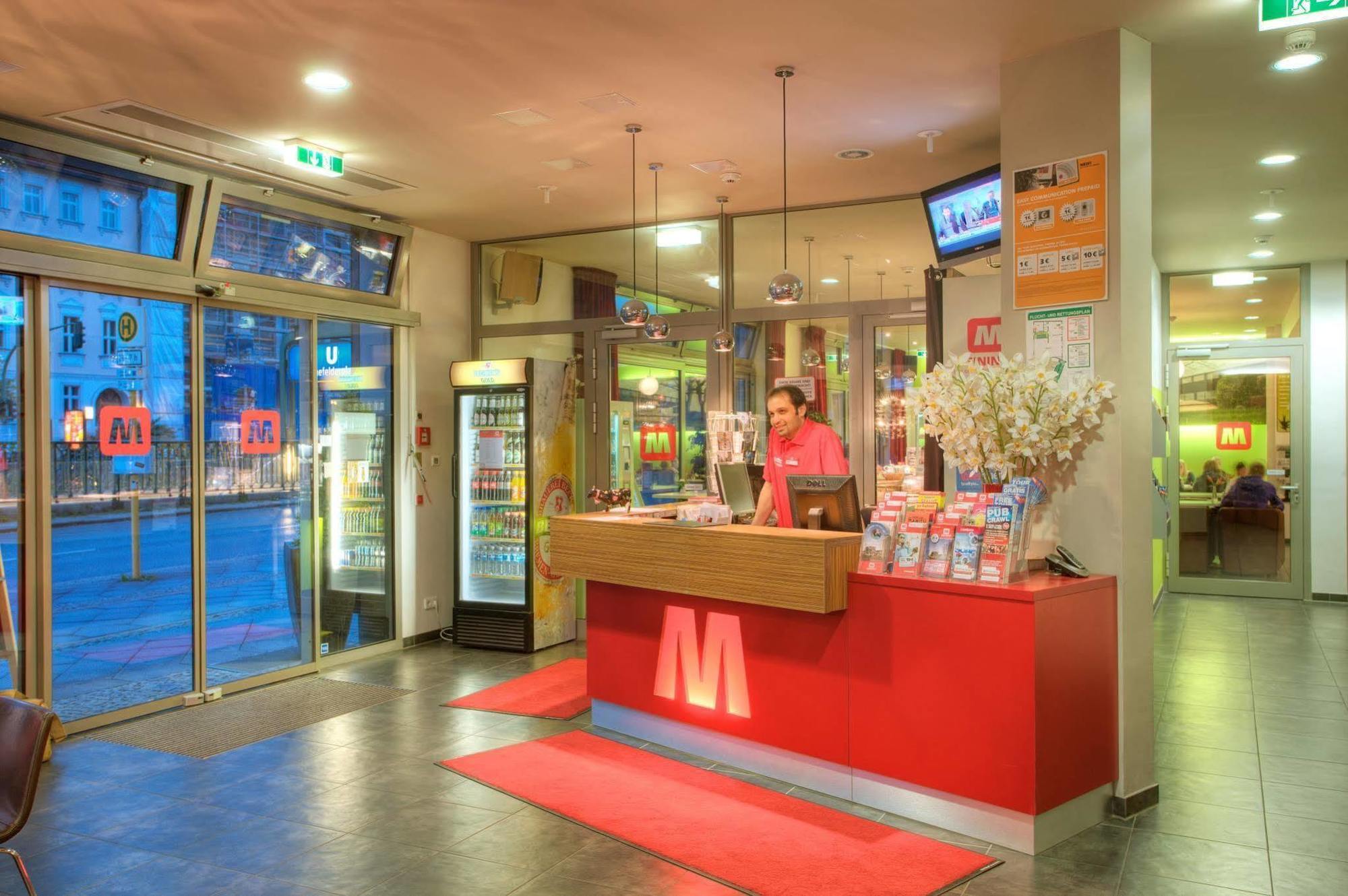 Meininger Hotel Berlin Alexanderplatz Екстериор снимка